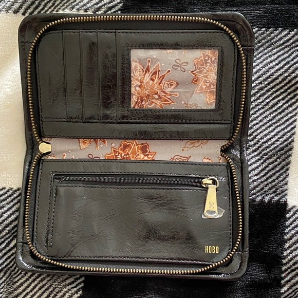 New HOBO Black Leather Wallet - Picture 3 of 4